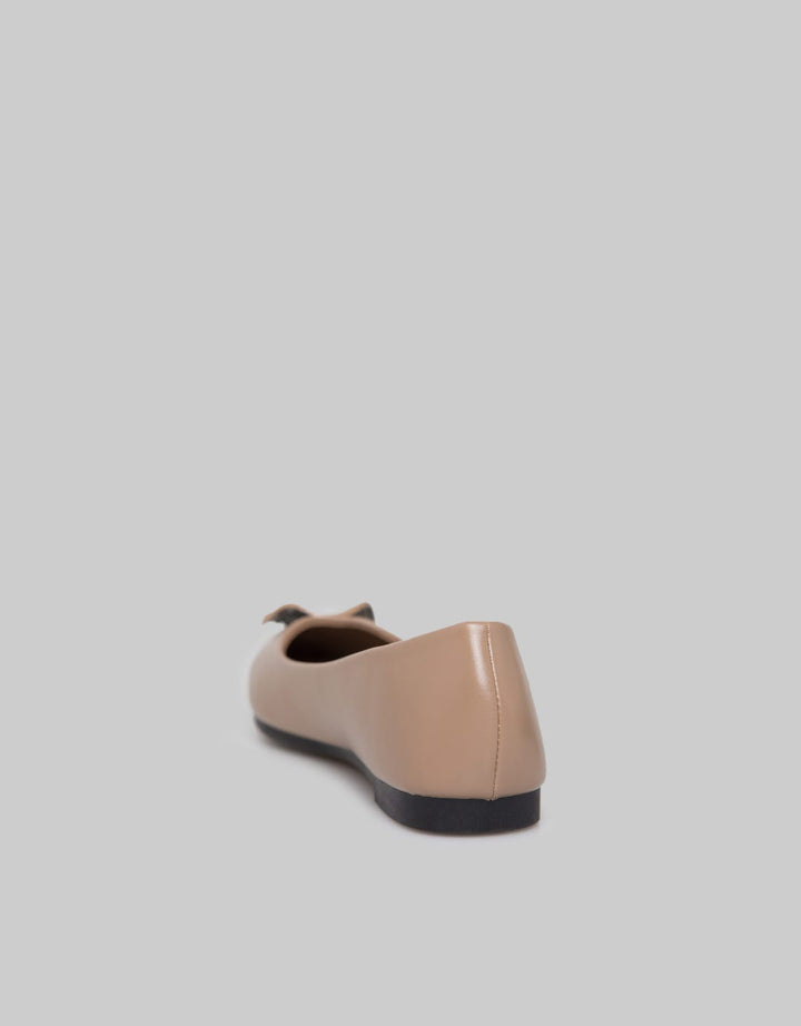 Laviola Hole Accessories  Flat Shoes