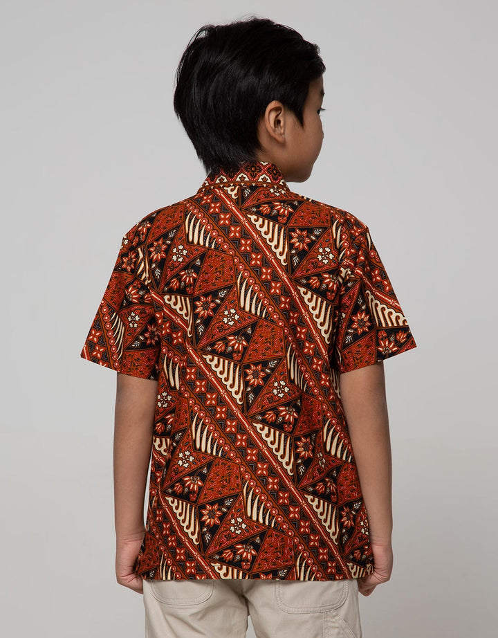 Arjuna Weda Boy Hem Batik Parang Segitiga