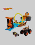 Hot Wheels Monster Trucks Stunt Tire Play Set