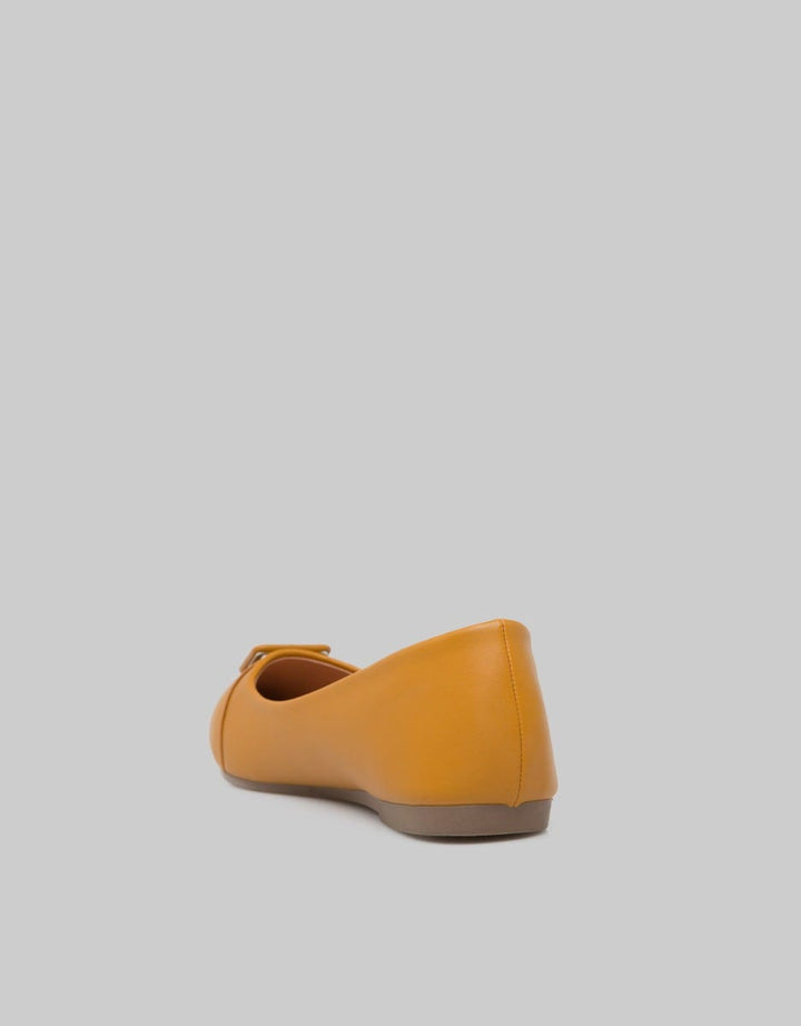 St. Yves Ballerinas Buckle