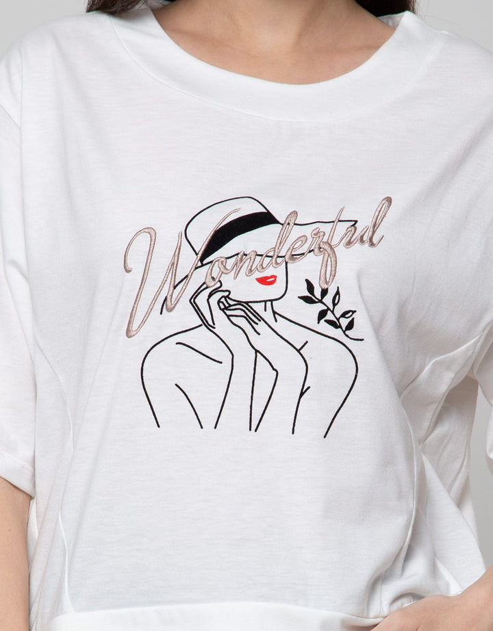 Details Short Sleeve T-Shirt With Embroidery-Print And Asymetric Bottom