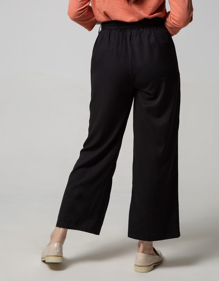 Sophistix Aria Pants In Black W Belt