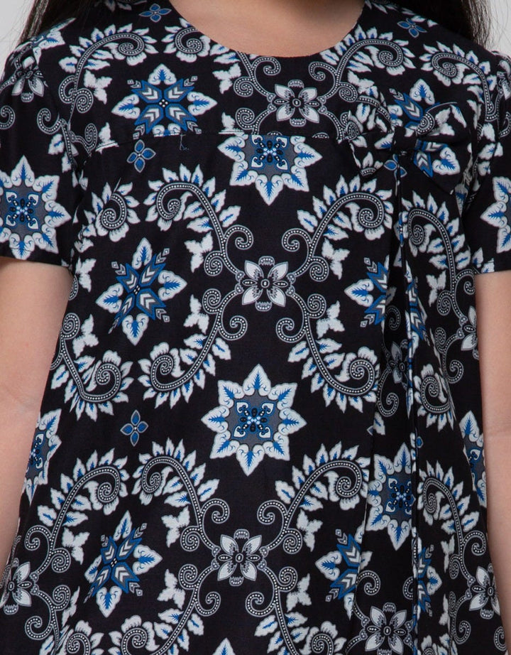 Arjuna Weda Girl Batik Ukel Duri