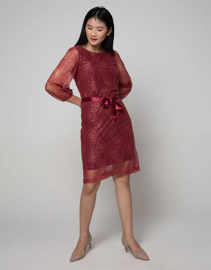 Expand Aalona Brokat With Waist Strap Detail
