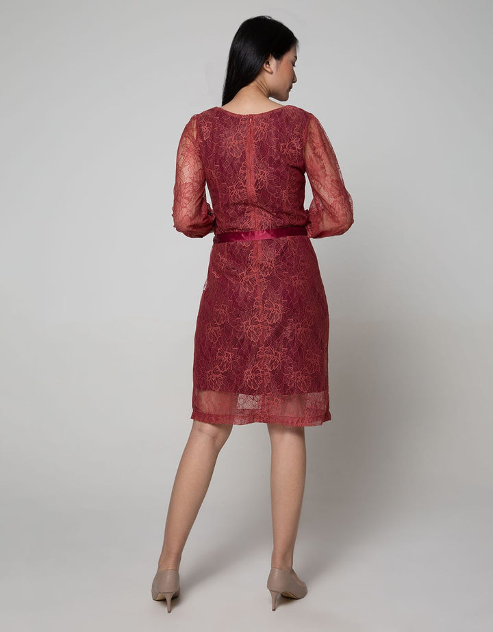 Expand Aalona Brokat With Waist Strap Detail