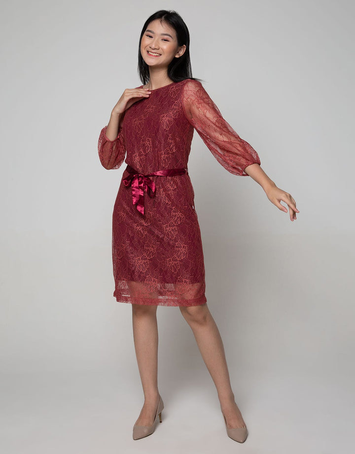 Expand Aalona Brokat With Waist Strap Detail