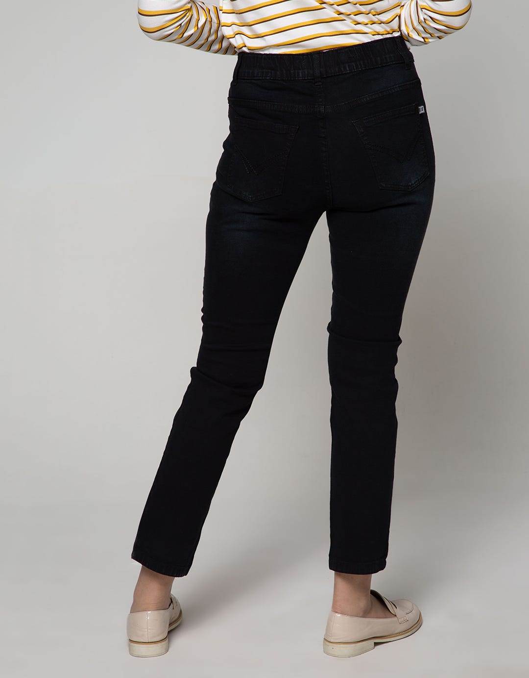 Expand Mahira Jeans