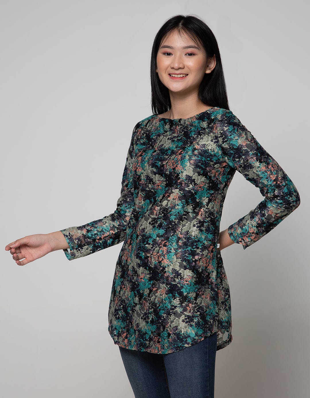 Expand Amarel Blouse
