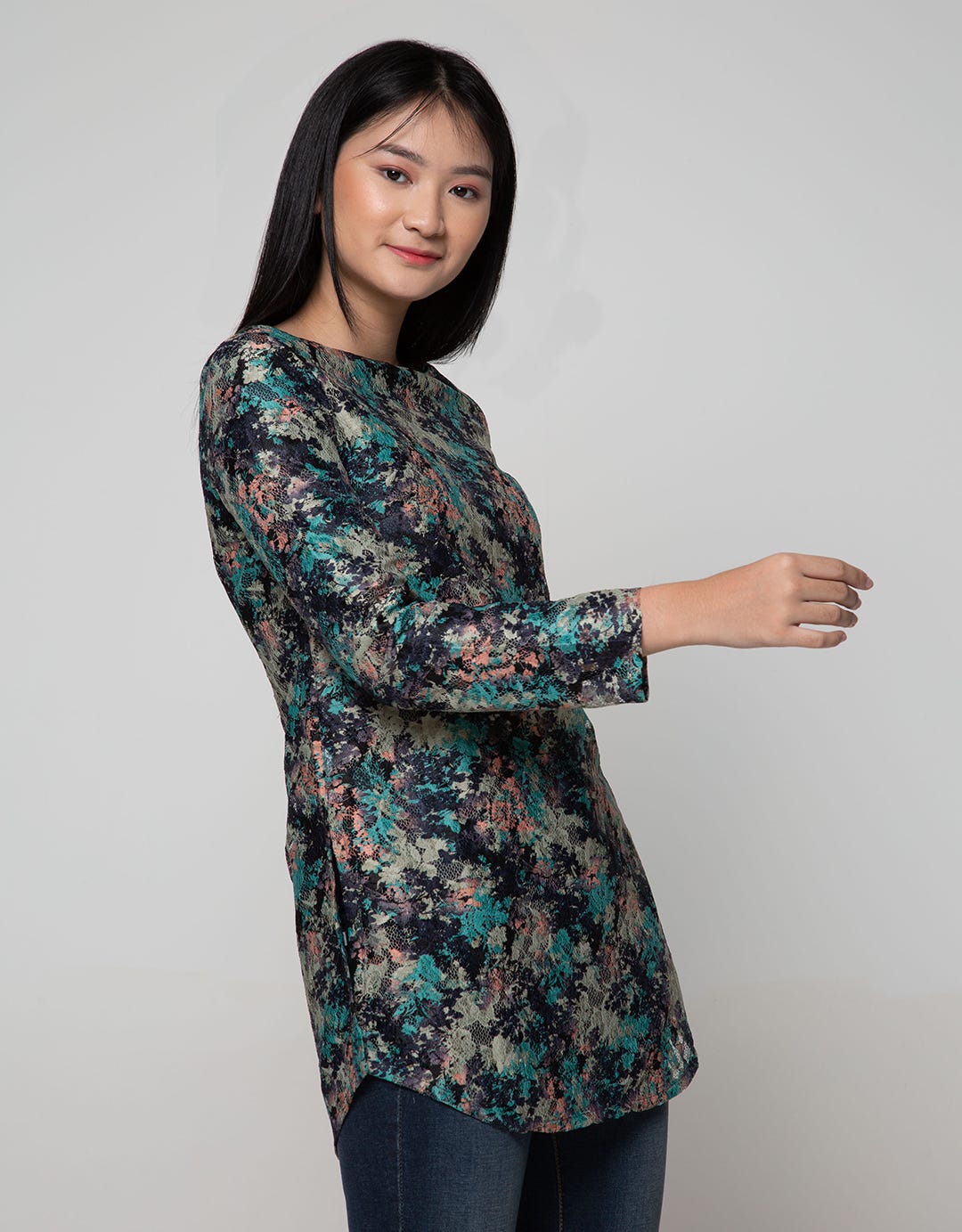 Expand Amarel Blouse