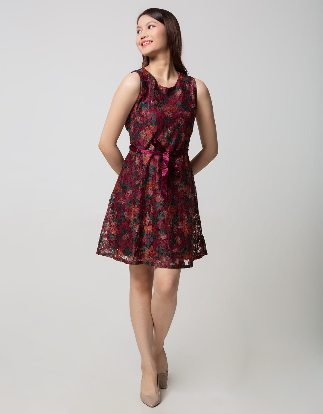 Expand Amira Brocade Flower
