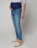 Expand Safira Maternity