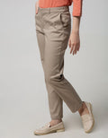 Expand Brunilda Chinos
