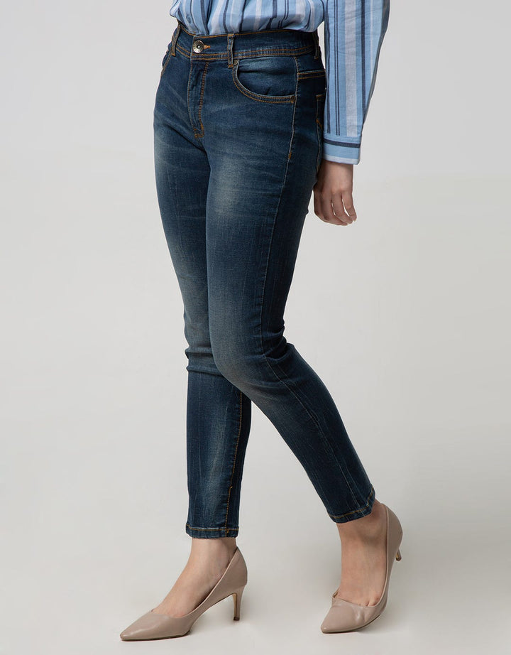 Expand Mamesah Jeans