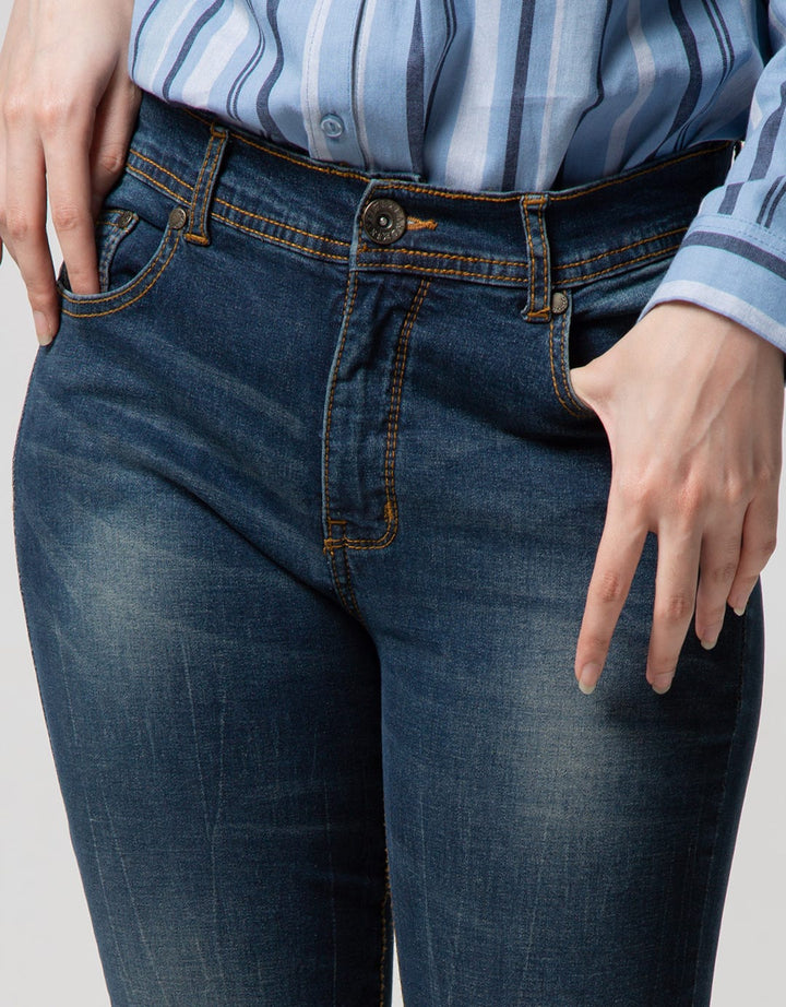 Expand Mamesah Jeans