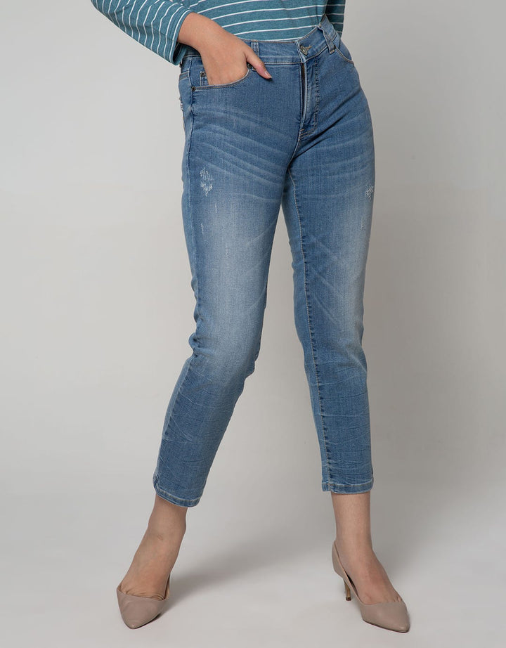 Expand Maribel Straight Denim
