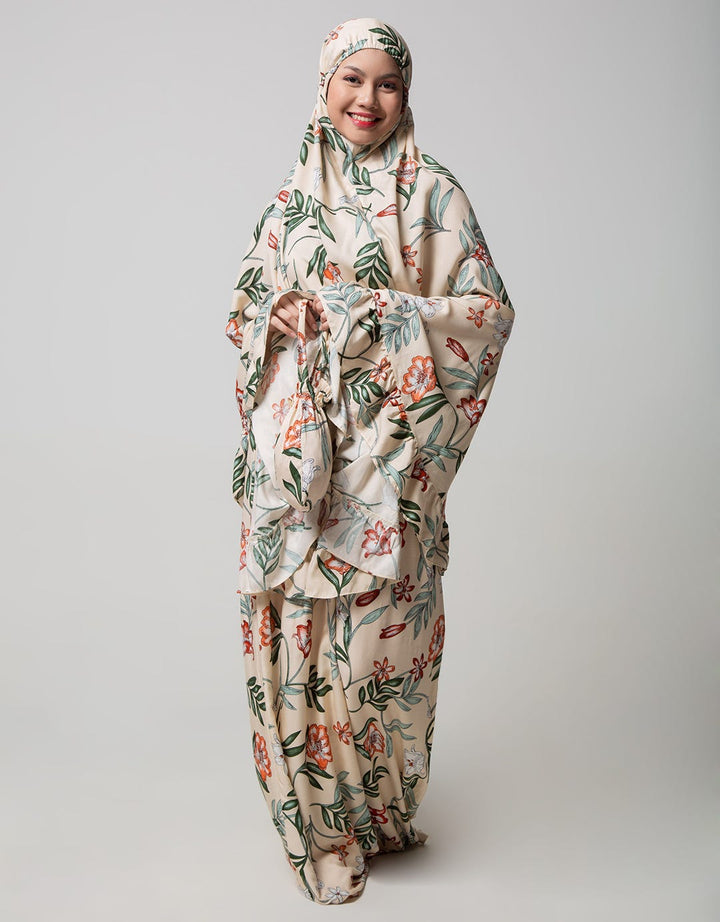Tatuis  Khairiyah Mahdiya Mukena