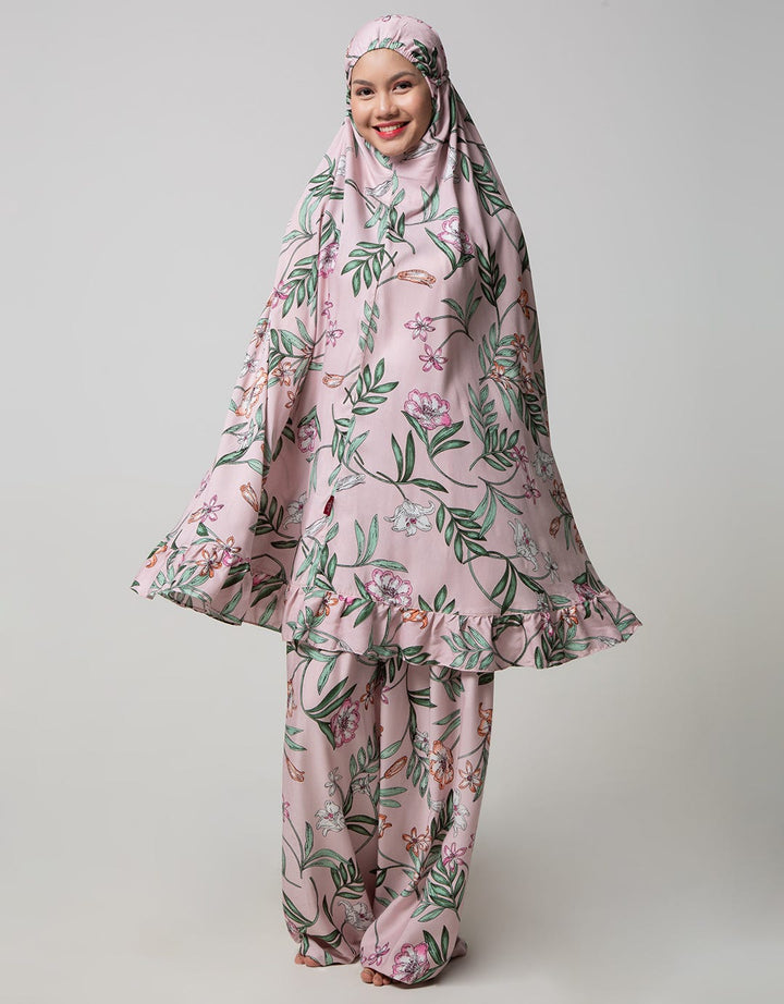 Tatuis  Khairiyah Mahdiya Mukena