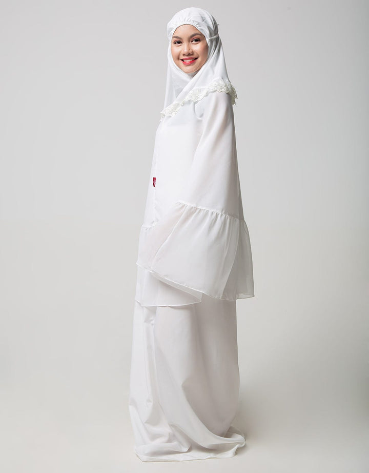 Tatuis  Chessy Fathiyah Mukena