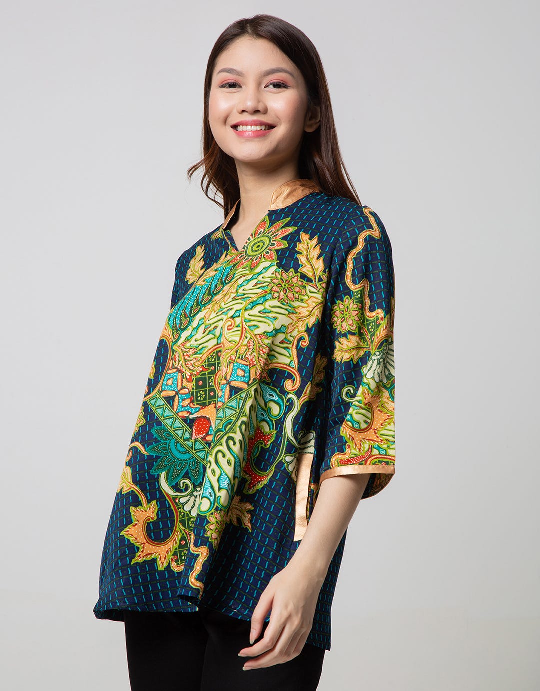 Arjuna Weda Blouse Batik Parang Flower