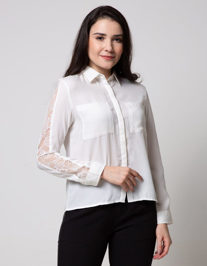 Cardinal Femme Shirt With Lace Sleeve