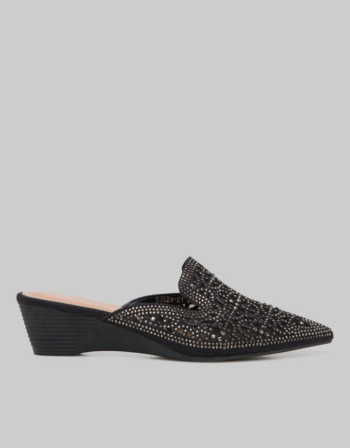Yongki Komaladi Poined Toe Heels