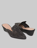 Yongki Komaladi Poined Toe Heels