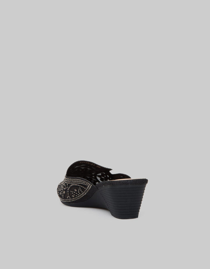 Yongki Komaladi Heels