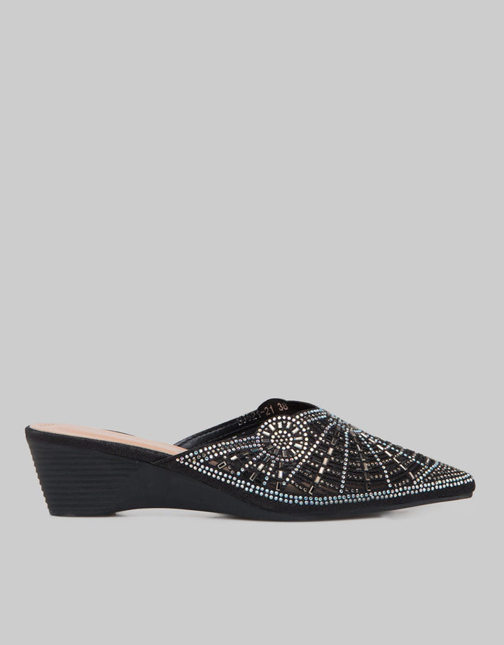 Yongki Komaladi Studded Look Heels