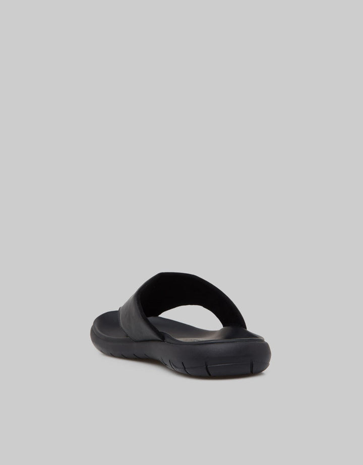Yongki Komaladi Y-Strap Sandals