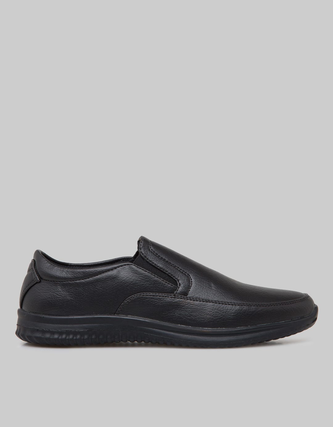 Yongki Komaladi Slip On Casual