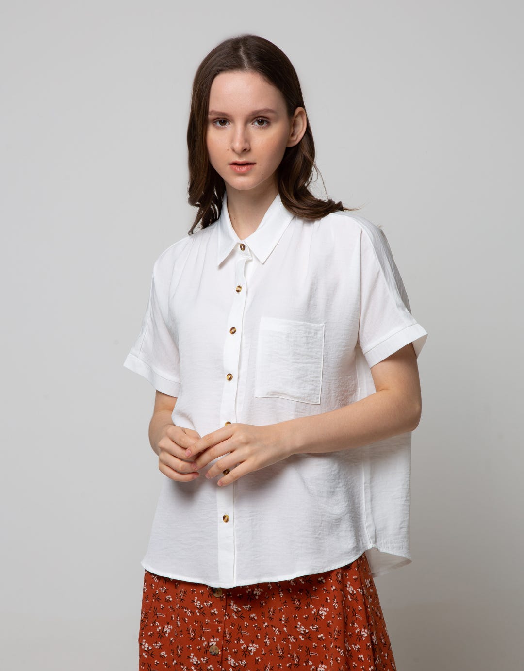 St. Yves Short Sleeve Blouse Horn Button Pocket