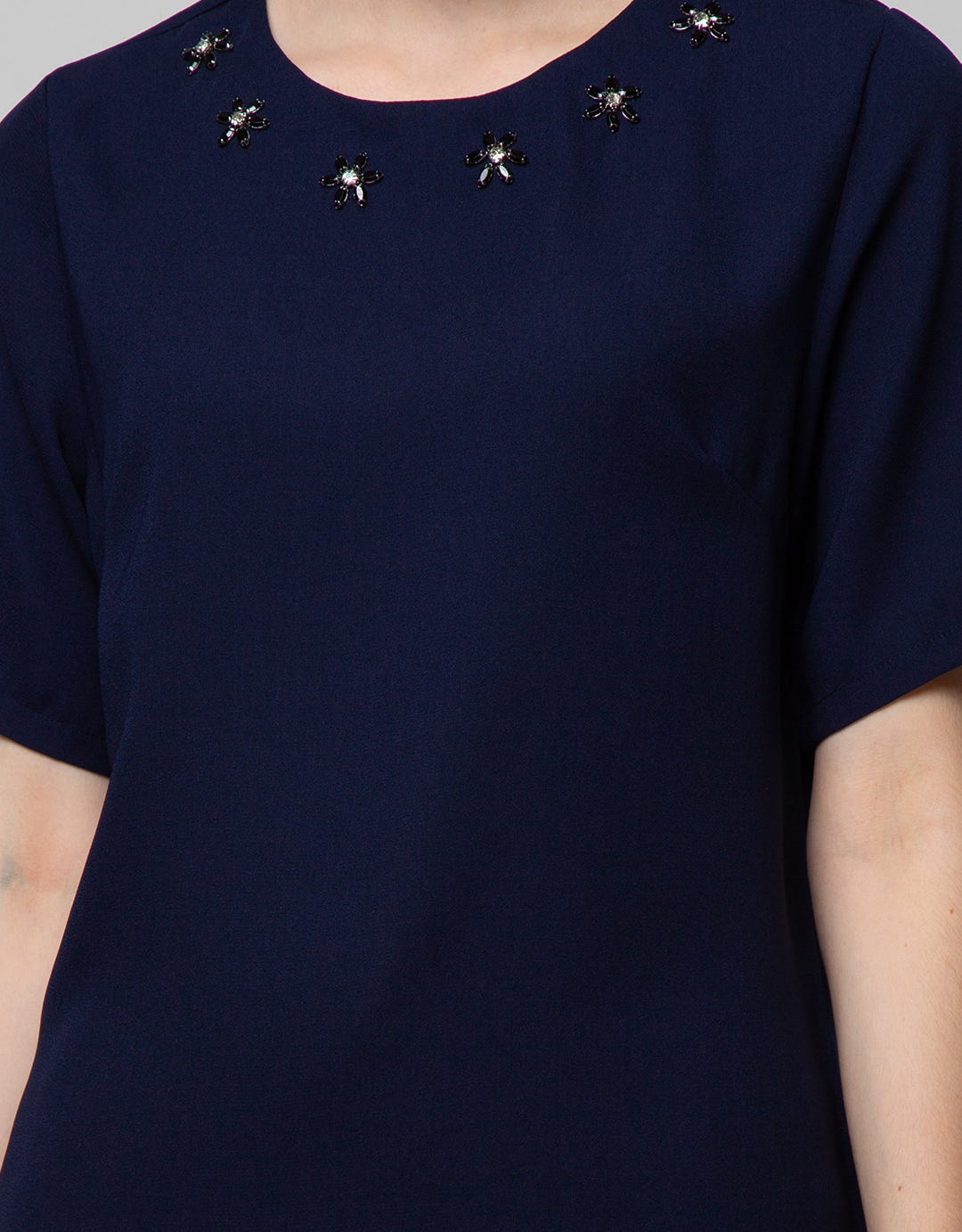 St. Yves Short Sleeve Blouse Xmas Top 6 Beaded Flowers