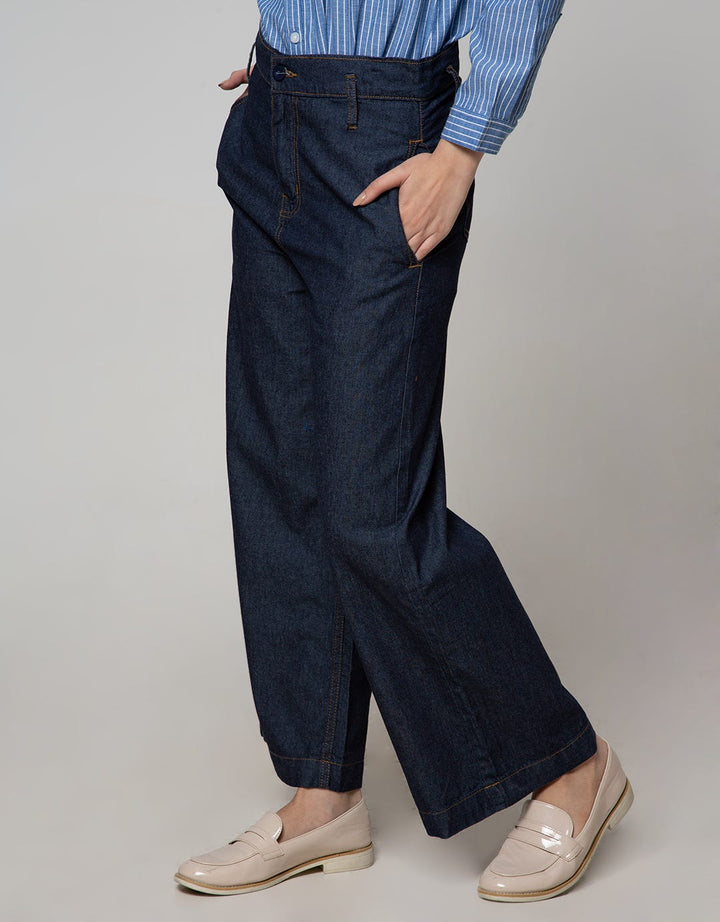 Details of Denim Long Pants Palazzo