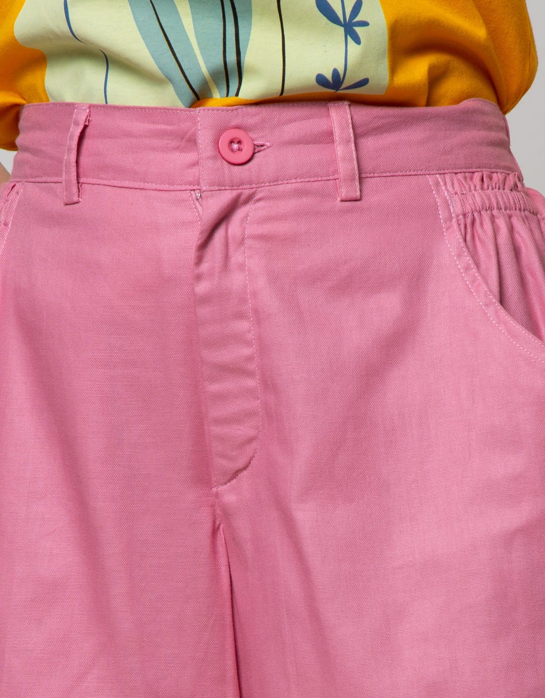 Details Short Pants With Zip Opening