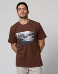 Nevada Photo Print Kaos Kasual Pria