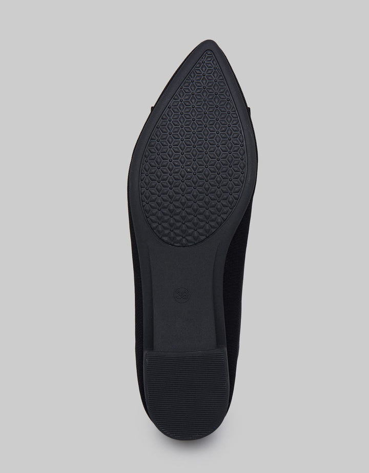 Laviola Pointed Buckle Flat Shoes Wanita