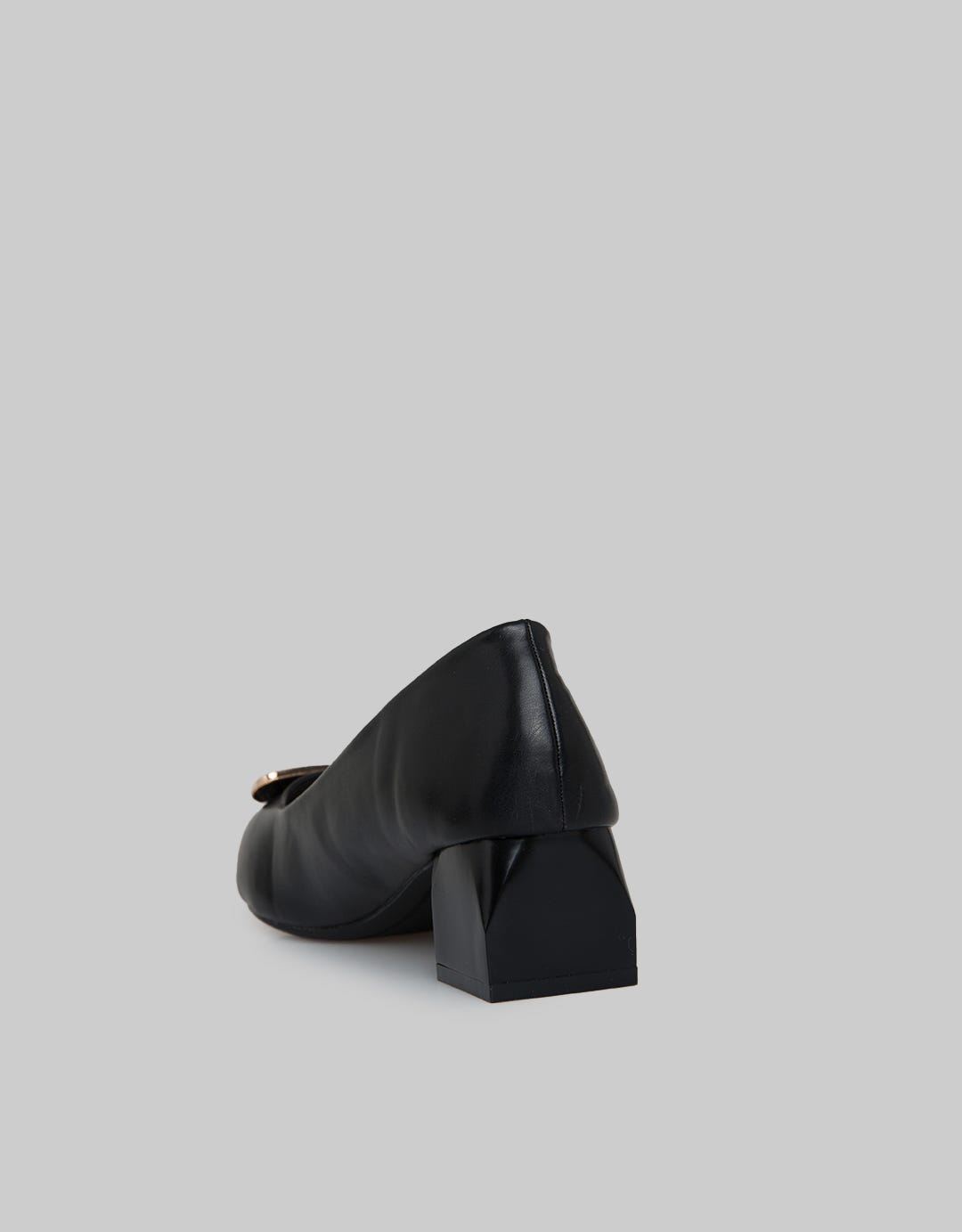 Laviola Feed Buckle Sepatu Pantofel Wanita