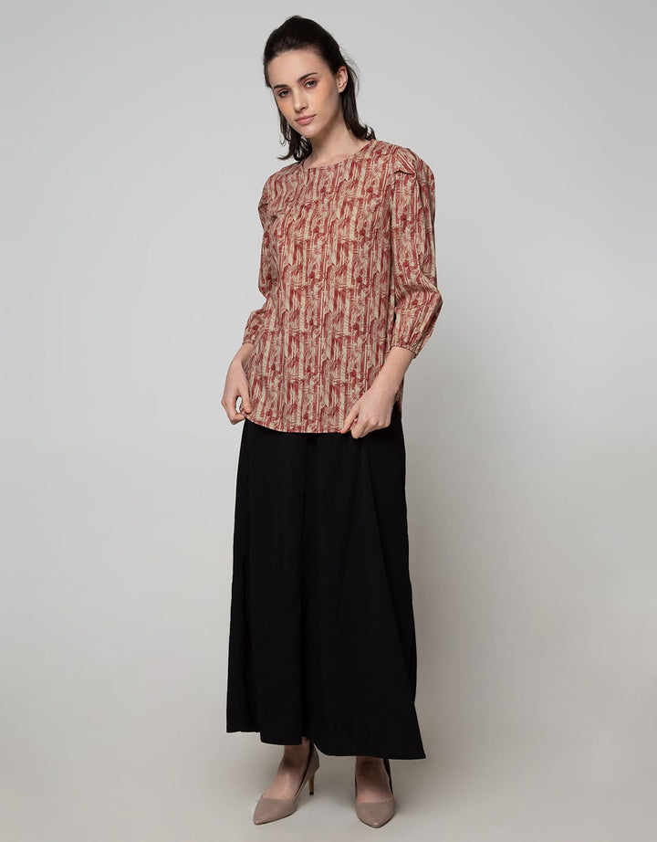 Expand Yarina Blouse