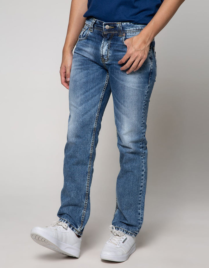 Lois Straight Fit Jeans