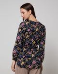 Expand Zeyya Blouse With Long Sleeve