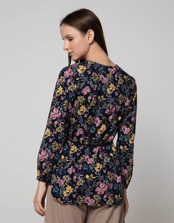 Expand Zeyya Blouse With Long Sleeve