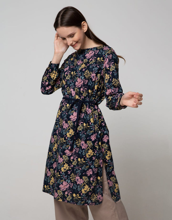 Expand Lezara Blouse With Longsleeve
