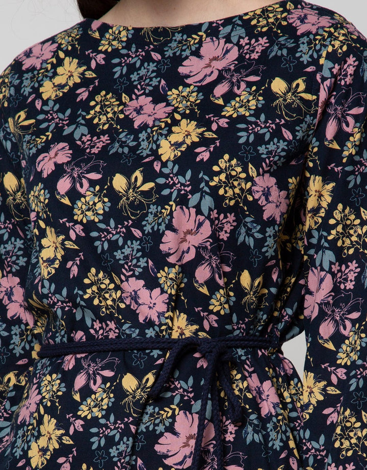 Expand Lezara Blouse With Longsleeve