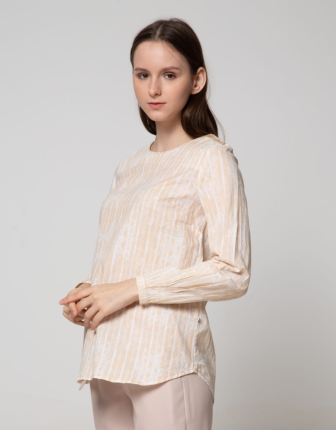 Expand Feyla Blouse With Long Sleeve