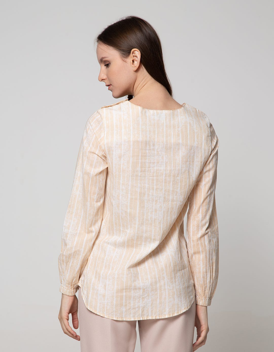 Expand Feyla Blouse With Long Sleeve