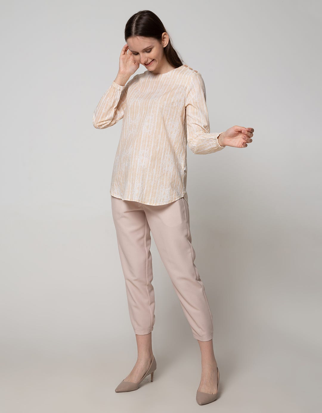 Expand Feyla Blouse With Long Sleeve