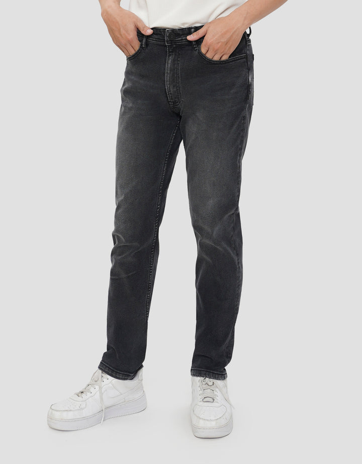 NEVADA CELANA JEANS PRIA