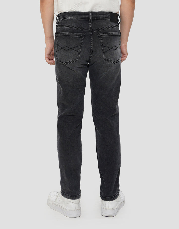 NEVADA CELANA JEANS PRIA