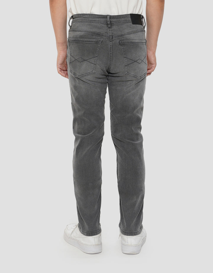 NEVADA CELANA JEANS PRIA