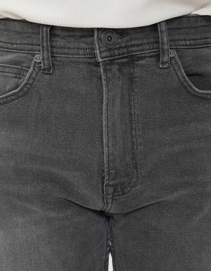 NEVADA CELANA JEANS PRIA